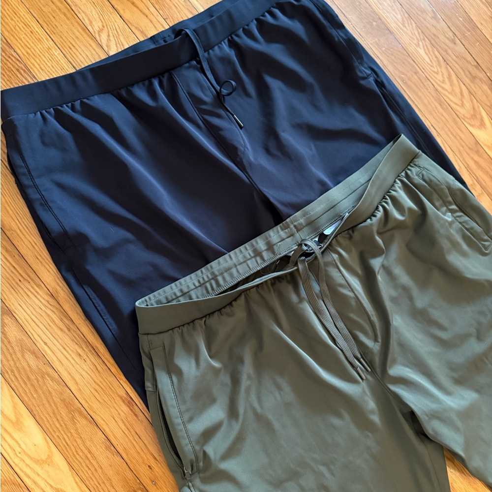 NWOT Men’s Mondetta Olive Green & Navy Jogger Pants Set